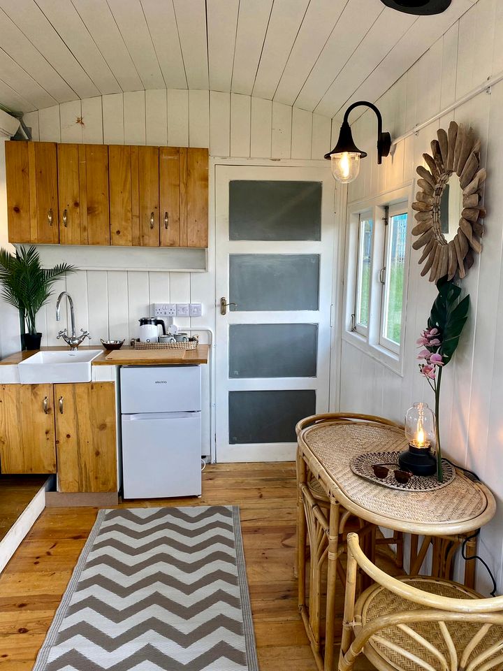 Seductive Lakeside Cabin Sanctuary near Rutland Water in Rutland