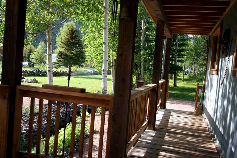 Cabins (Ohio City, Colorado, United States)