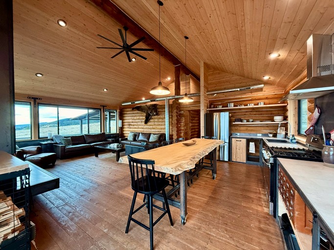 Cabins (United States of America, Livingston, Montana)