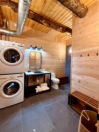 Cabins (United States of America, Livingston, Montana)