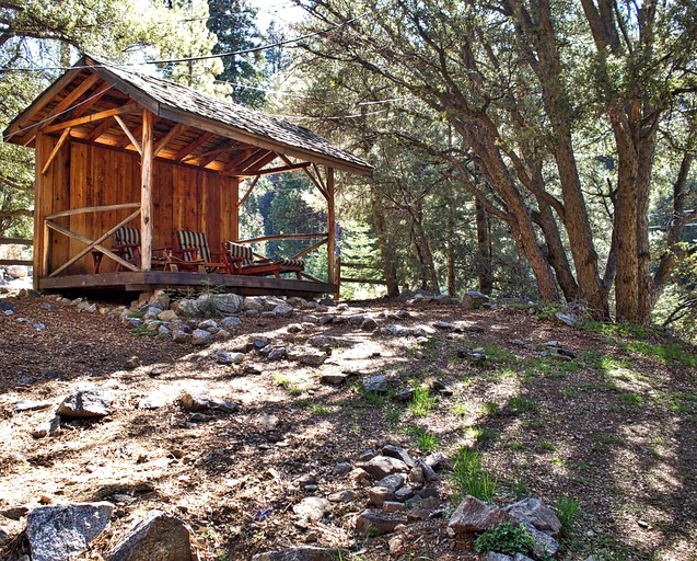 Cabins (Pine Mountain Club, California, United States)