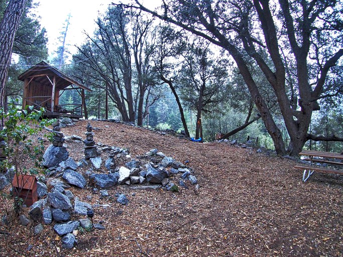 Cabins (Pine Mountain Club, California, United States)