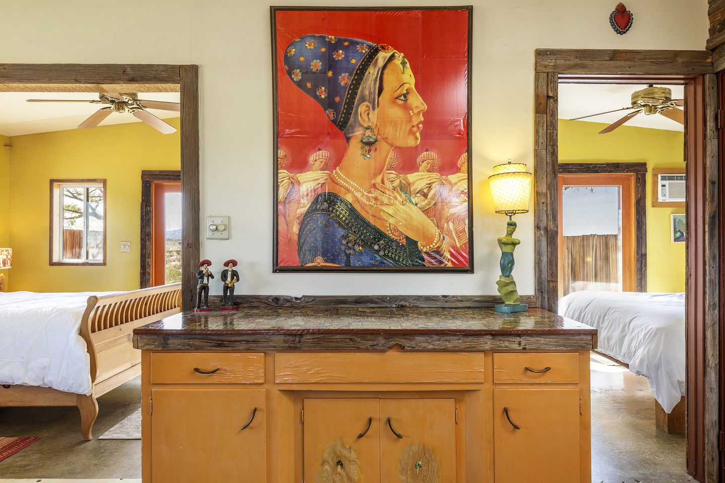 Colorful and Original Cabin with Hot Tub Ideal for Enjoying Joshua Tree, CA