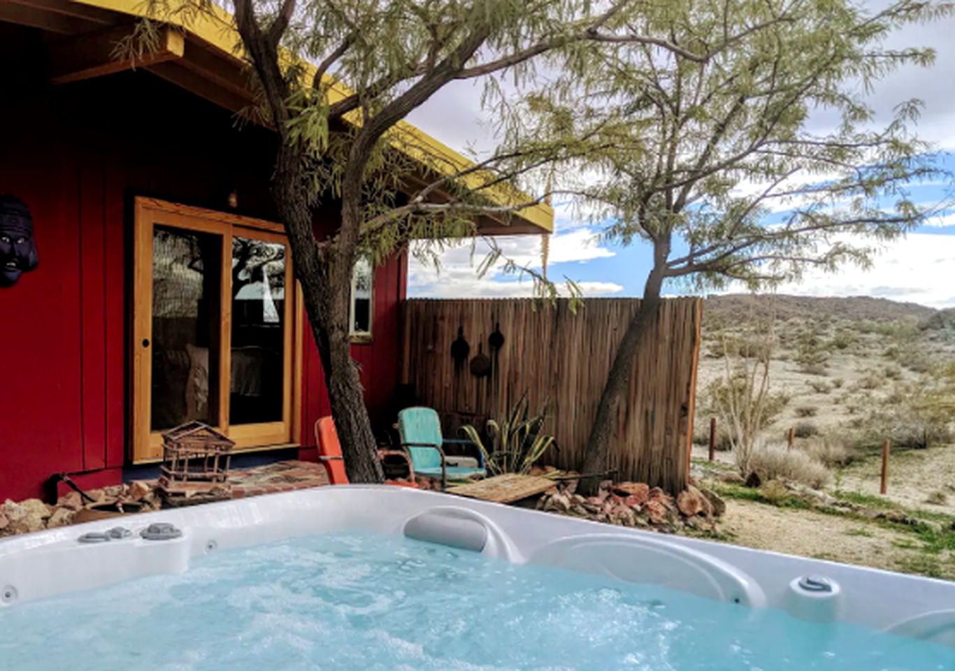 Colorful and Original Cabin with Hot Tub Ideal for Enjoying Joshua Tree, CA