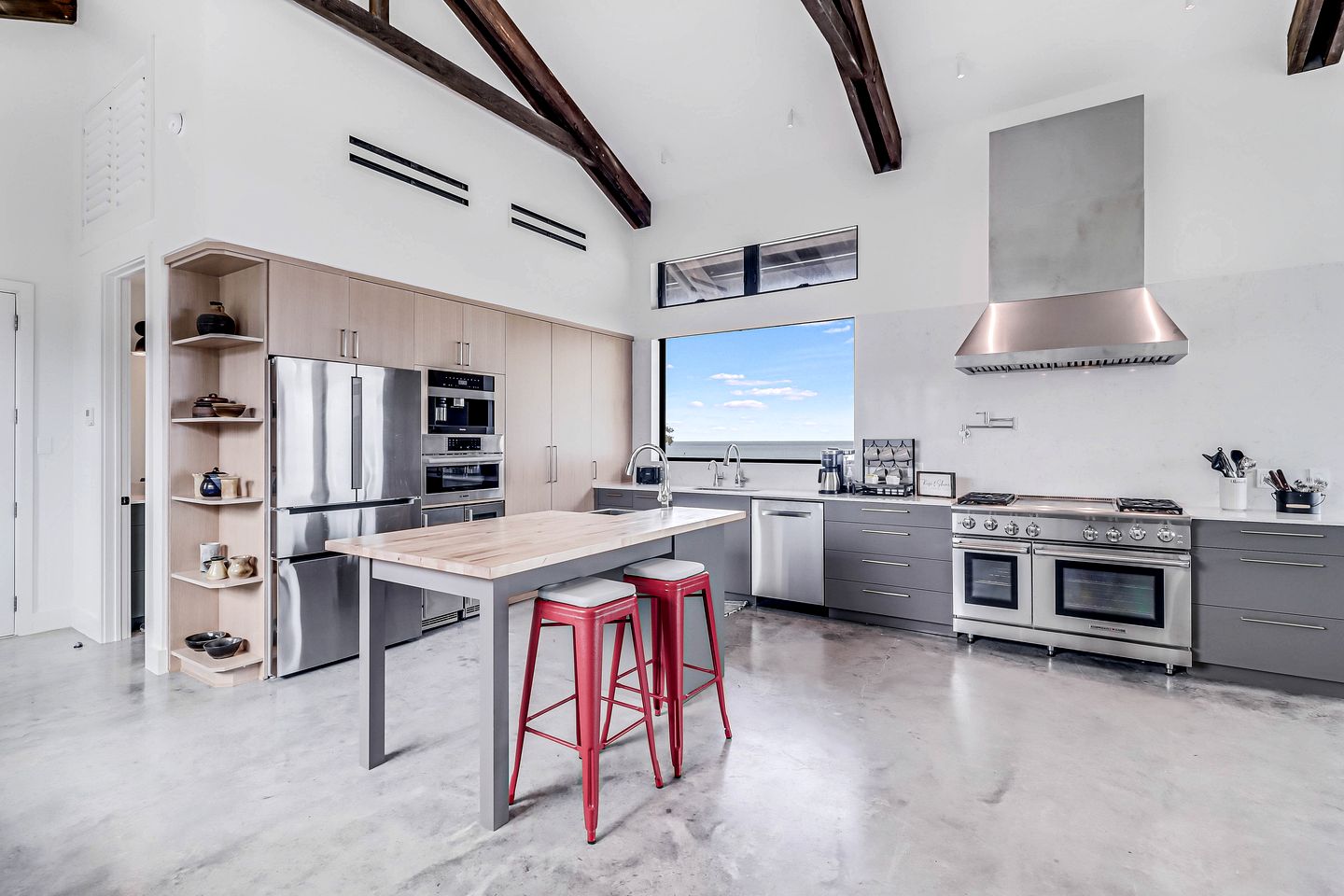Stylish Waterfront Vacation Rental with Boat Dock and Golf Course in Rockport, Texas