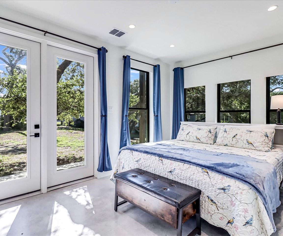 Stylish Waterfront Vacation Rental with Boat Dock and Golf Course in Rockport, Texas