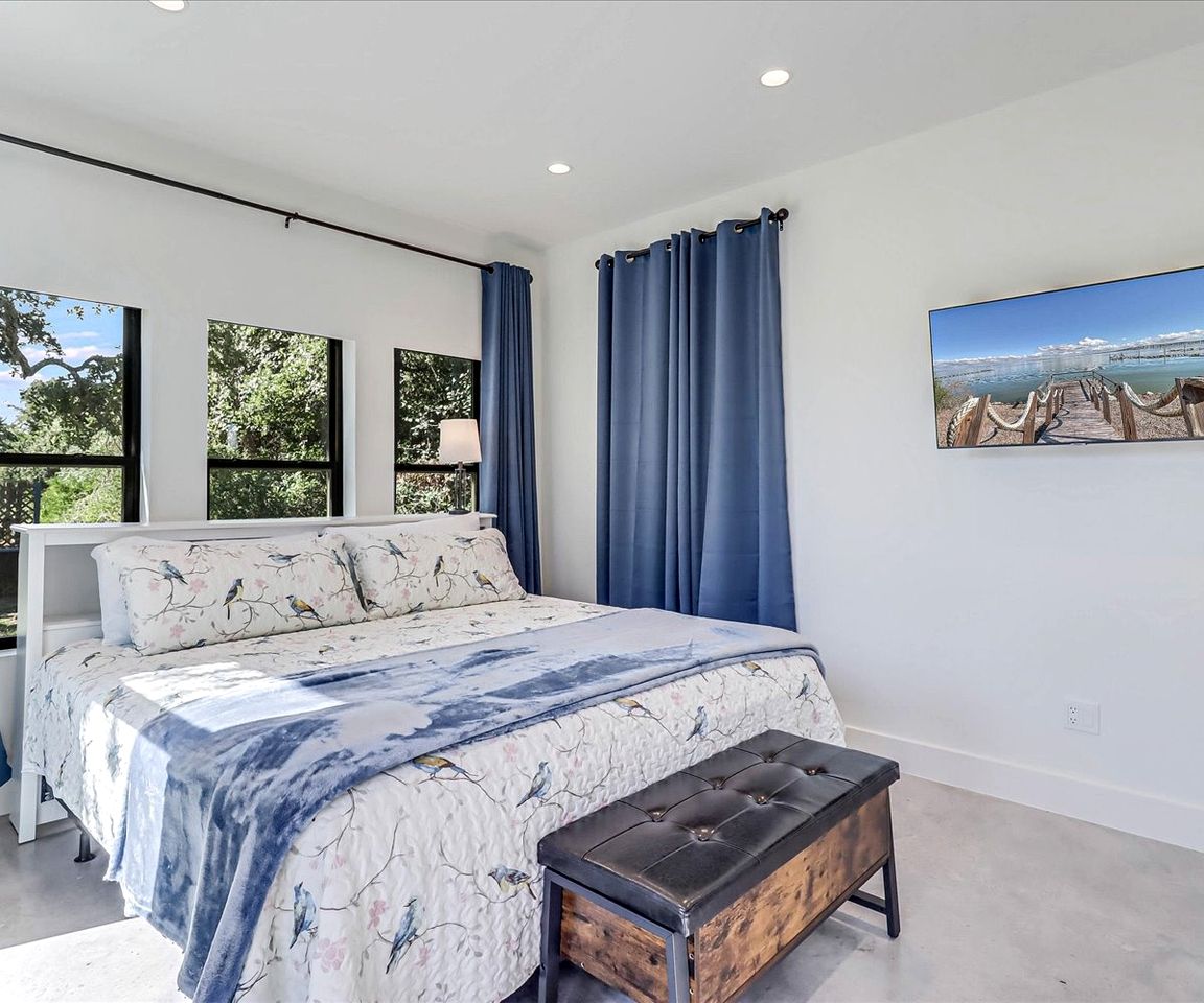 Stylish Waterfront Vacation Rental with Boat Dock and Golf Course in Rockport, Texas