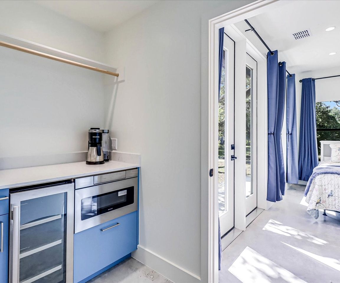 Stylish Waterfront Vacation Rental with Boat Dock and Golf Course in Rockport, Texas