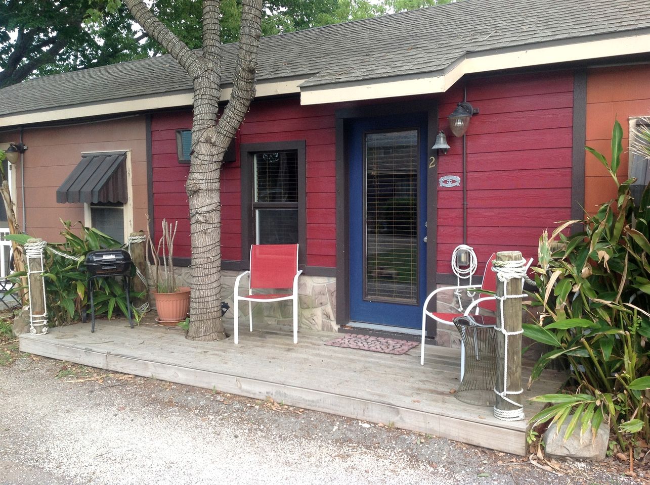 Seafarer-Themed Escape with Kitchenette & Relaxing Lounge in Bacliff, Texas