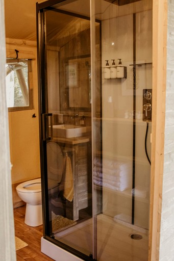 Safari Tents (United States of America, Erwin, Tennessee)