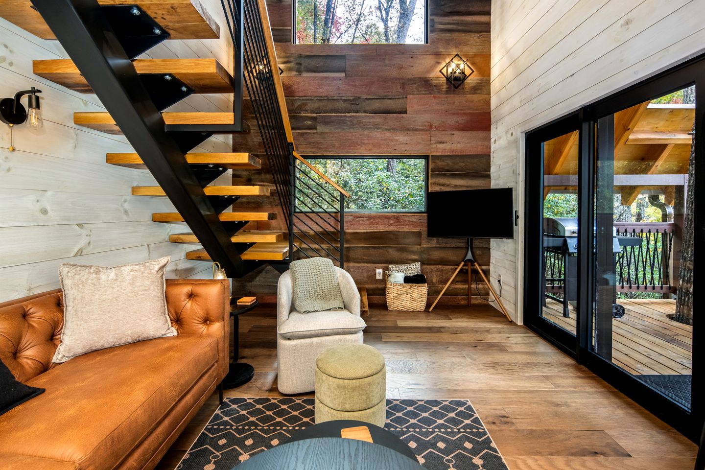 Enchanting A-Frame Treehouse with Suspended Net & Mountain Views Near Highlands, NC