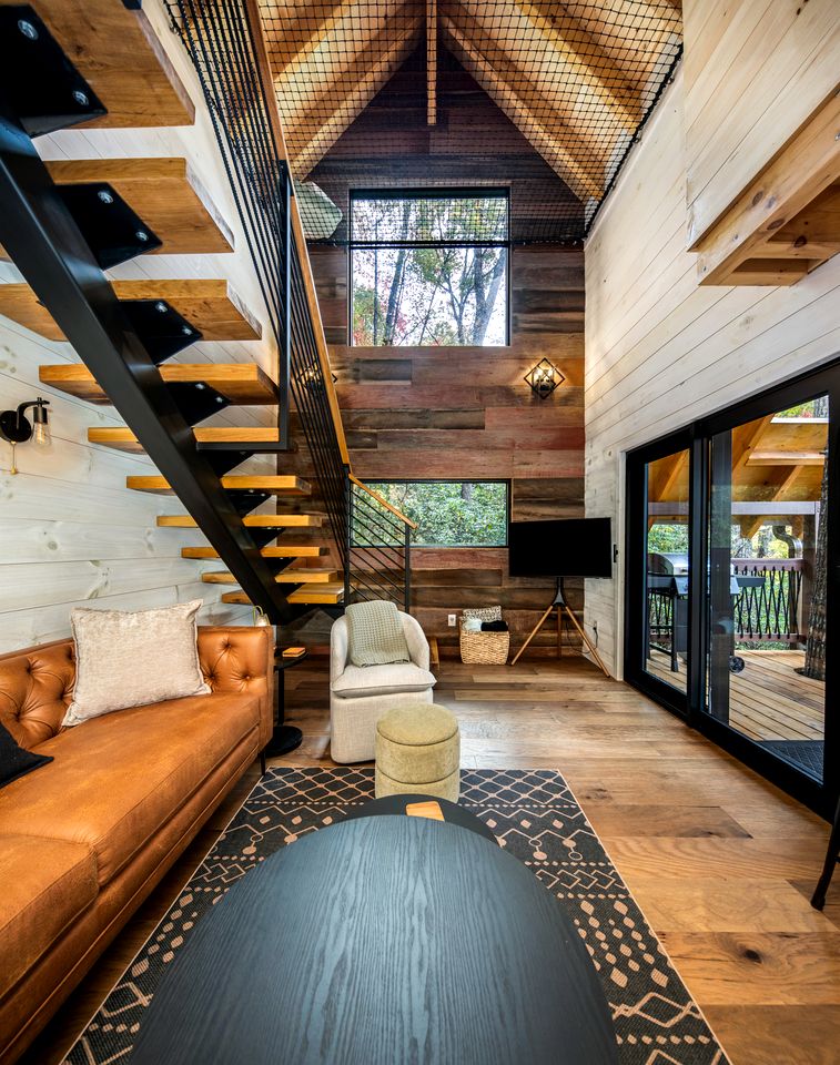 Enchanting A-Frame Treehouse with Suspended Net & Mountain Views Near Highlands, NC