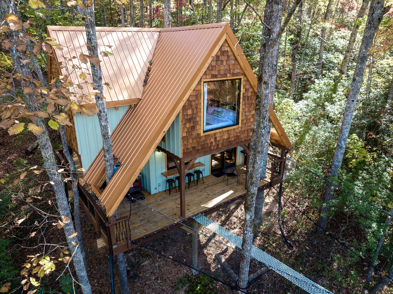 Enchanting A-Frame Treehouse with Suspended Net & Mountain Views Near Highlands, NC