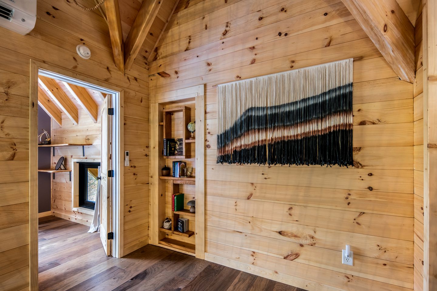Enchanting A-Frame Treehouse with Suspended Net & Mountain Views Near Highlands, NC