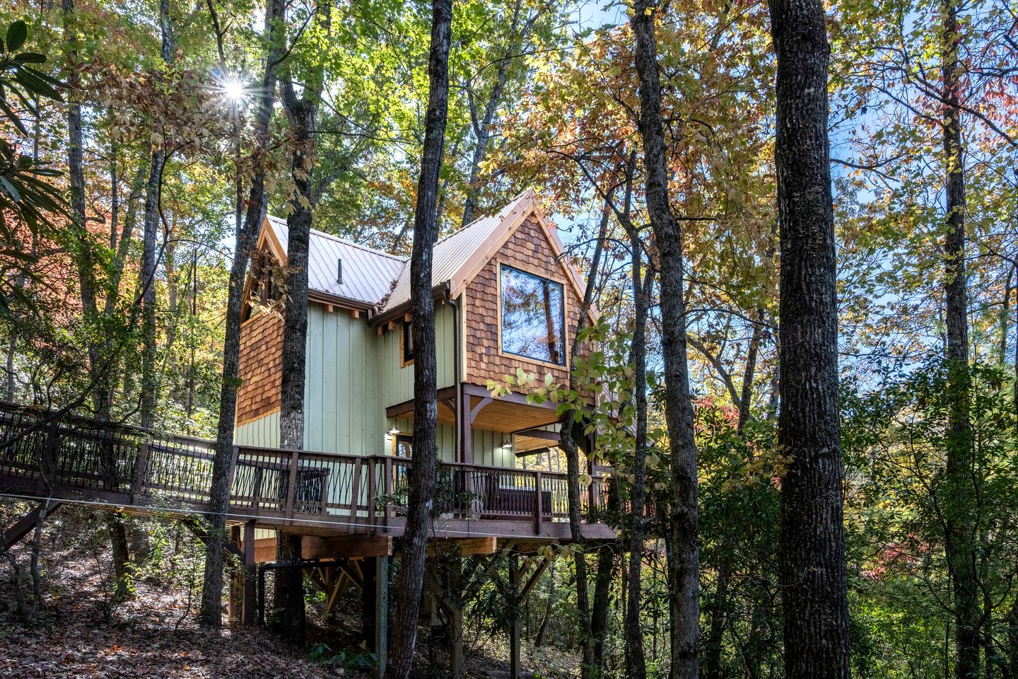 Enchanting A-Frame Treehouse with Suspended Net & Mountain Views Near Highlands, NC