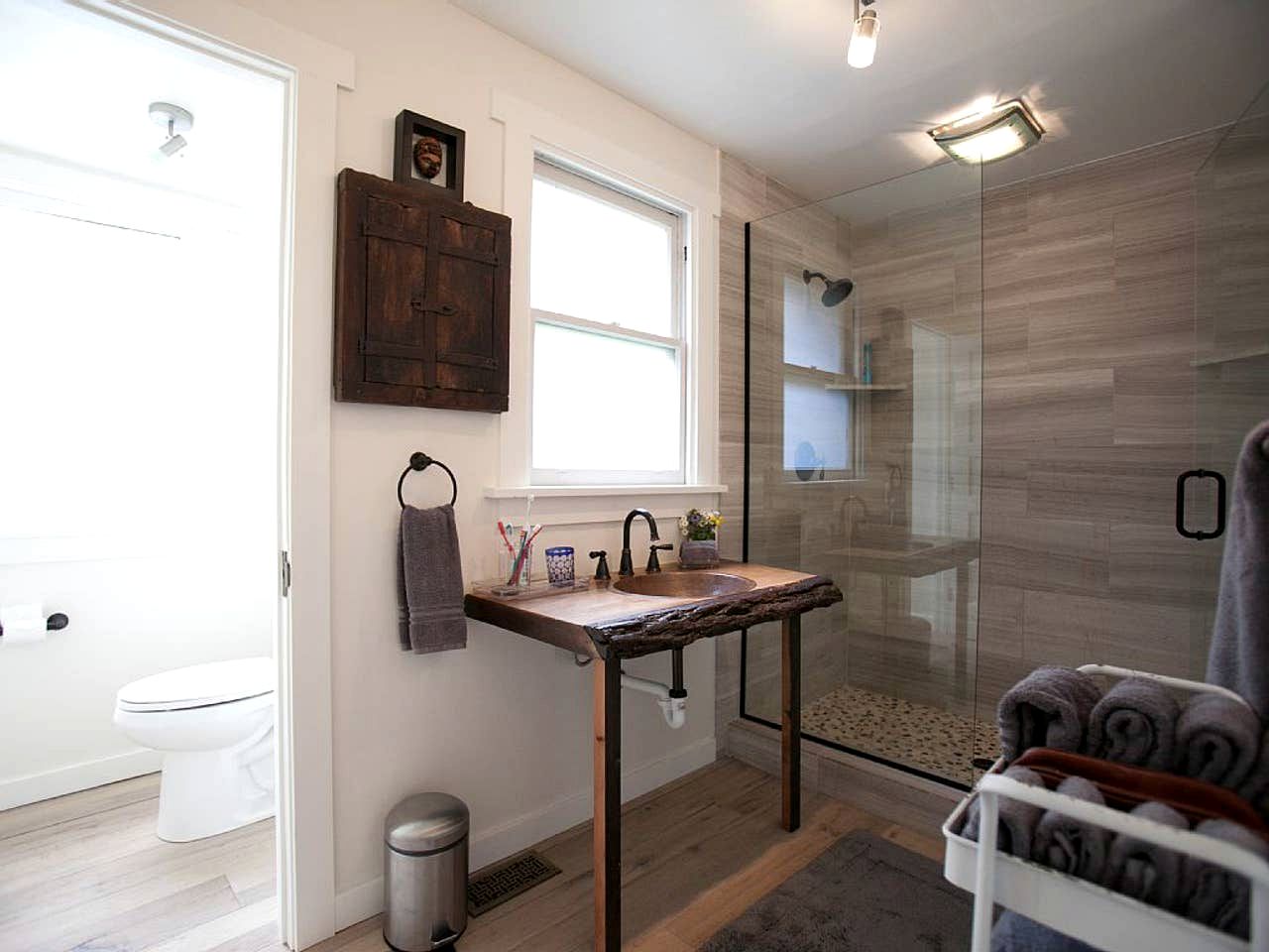 Elegant Vacation Rental with Gorgeous Hiking Trails Near in Stinson Beach, California