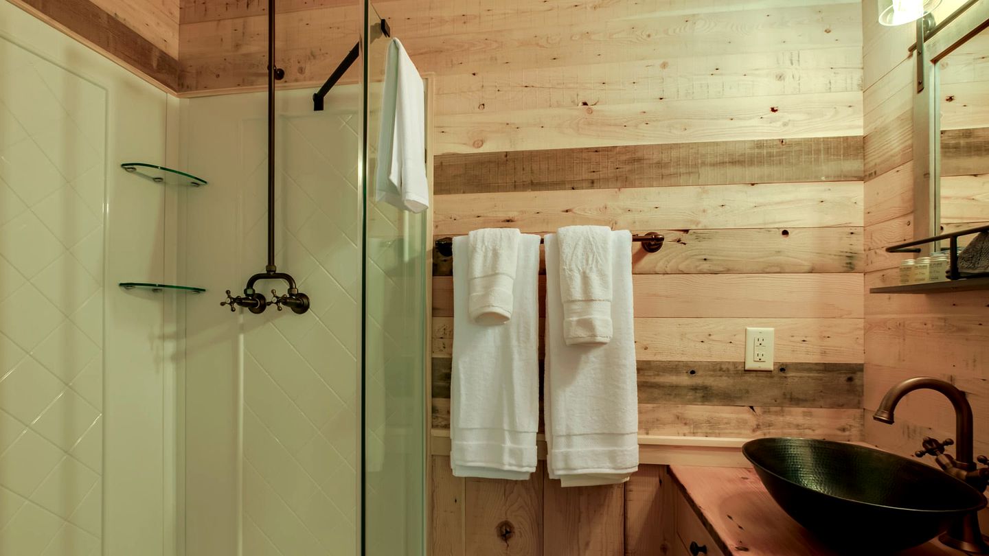 Incredible, Cozy Tree House in Gatlinburg, Tennessee