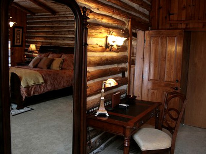 Cabins (South Canandaigua, New York, United States)