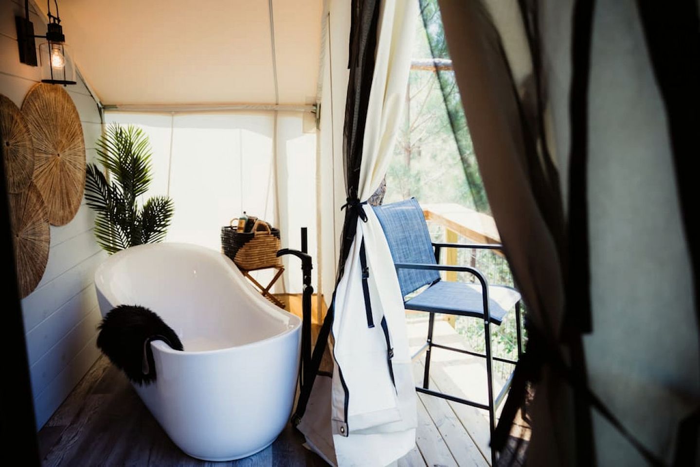 Marvelous Safari Tent with Bath Surrounded by Nature in Kentucky