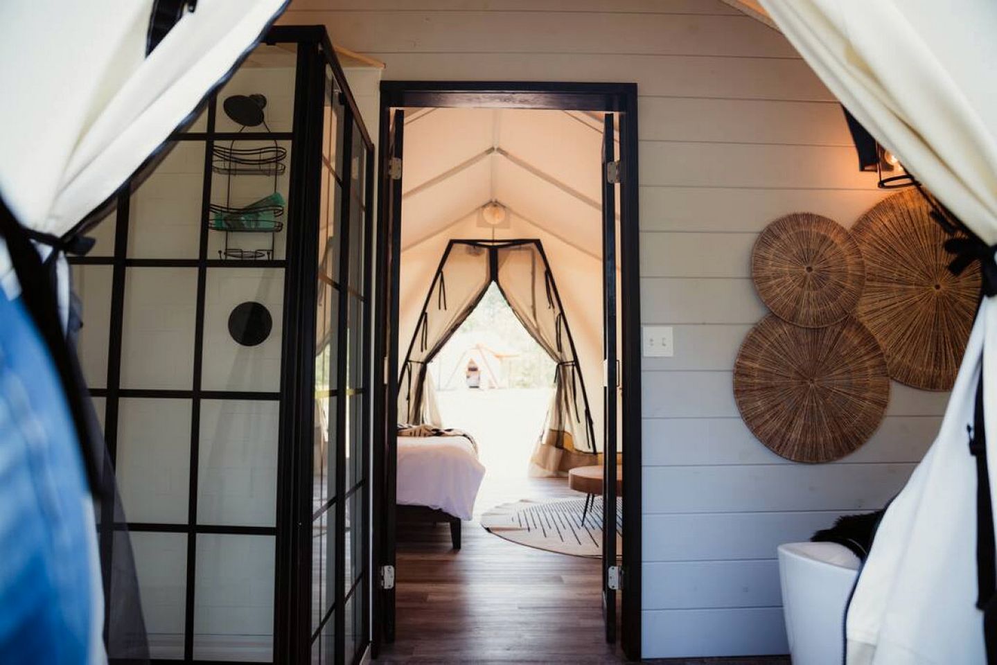 Marvelous Safari Tent with Bath Surrounded by Nature in Kentucky