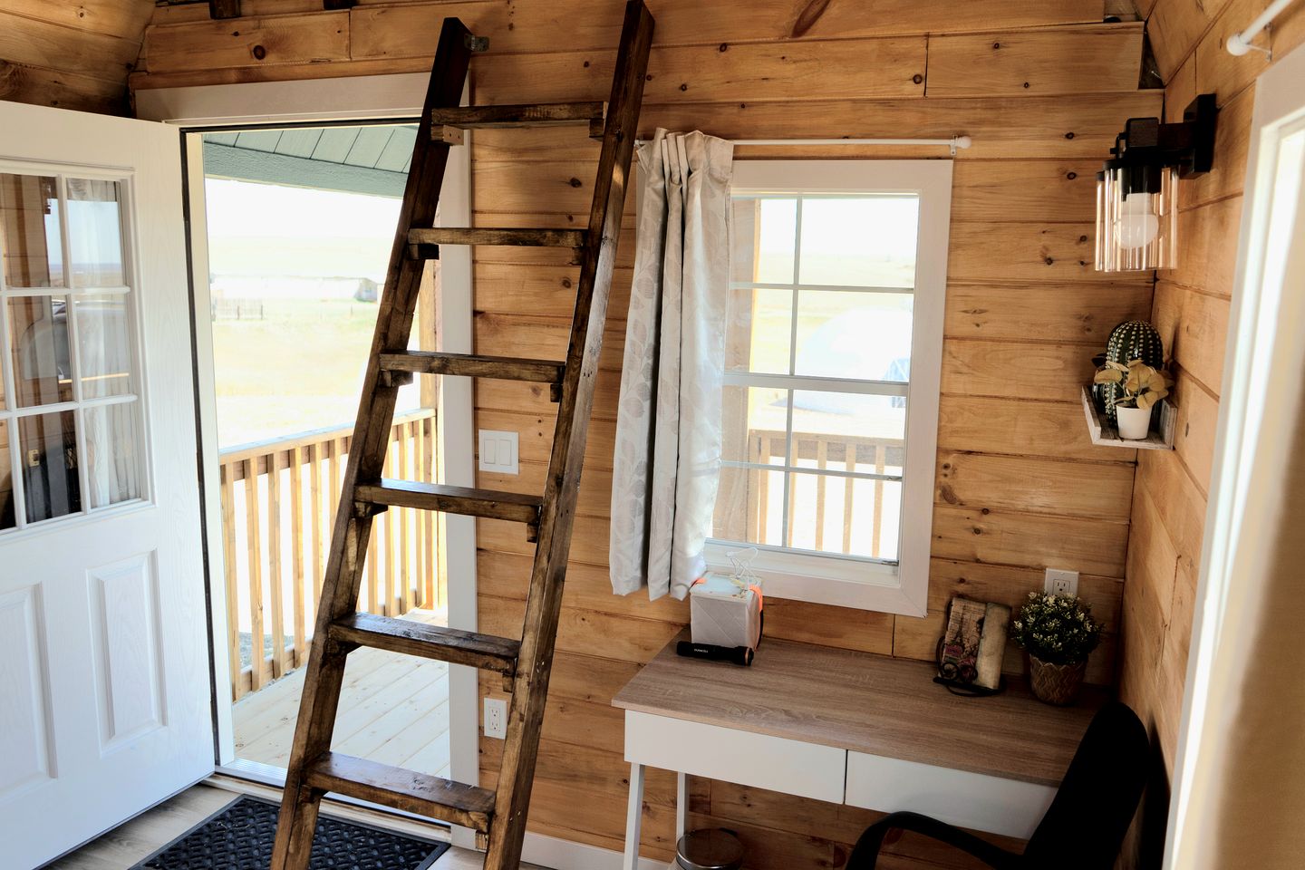 Charming Tiny Cabin on the Plains of Alberta Canada, Outside of Medicine Hat, Perfect for a Weekend of Relaxation