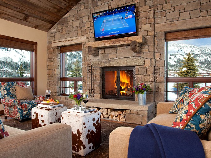 Cabin With Hot Tub In Teton Village Wyoming