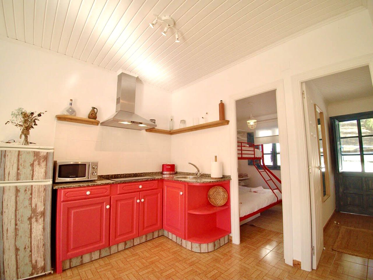 Peaceful Cabin with Private Patio, BBQ and Picnic Area in A Coruña, Galicia