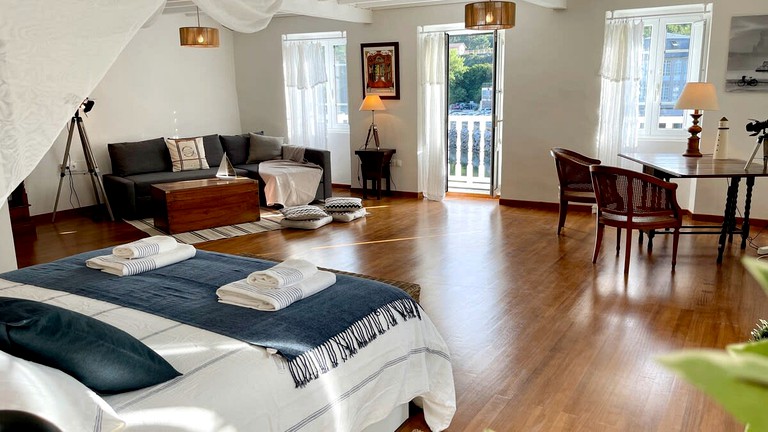 Vacation Rentals (Spain, O Barqueiro, Galicia)