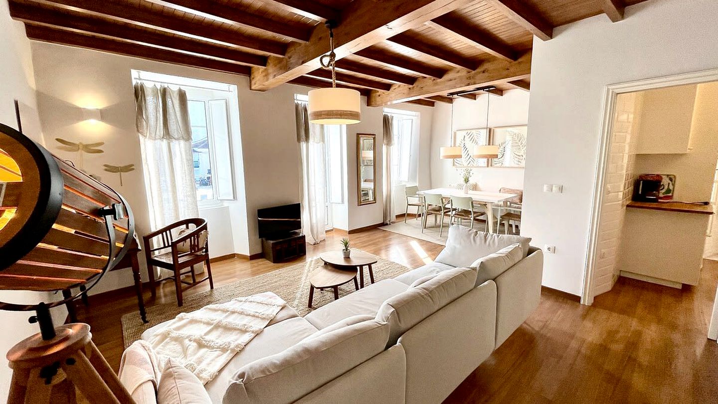 Beach Vacation Rental Incredible for Wine Tasting and Relax in O Barqueiro, Galicia
