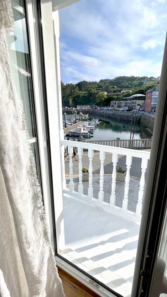 Beach Vacation Rental Incredible for Wine Tasting and Relax in O Barqueiro, Galicia