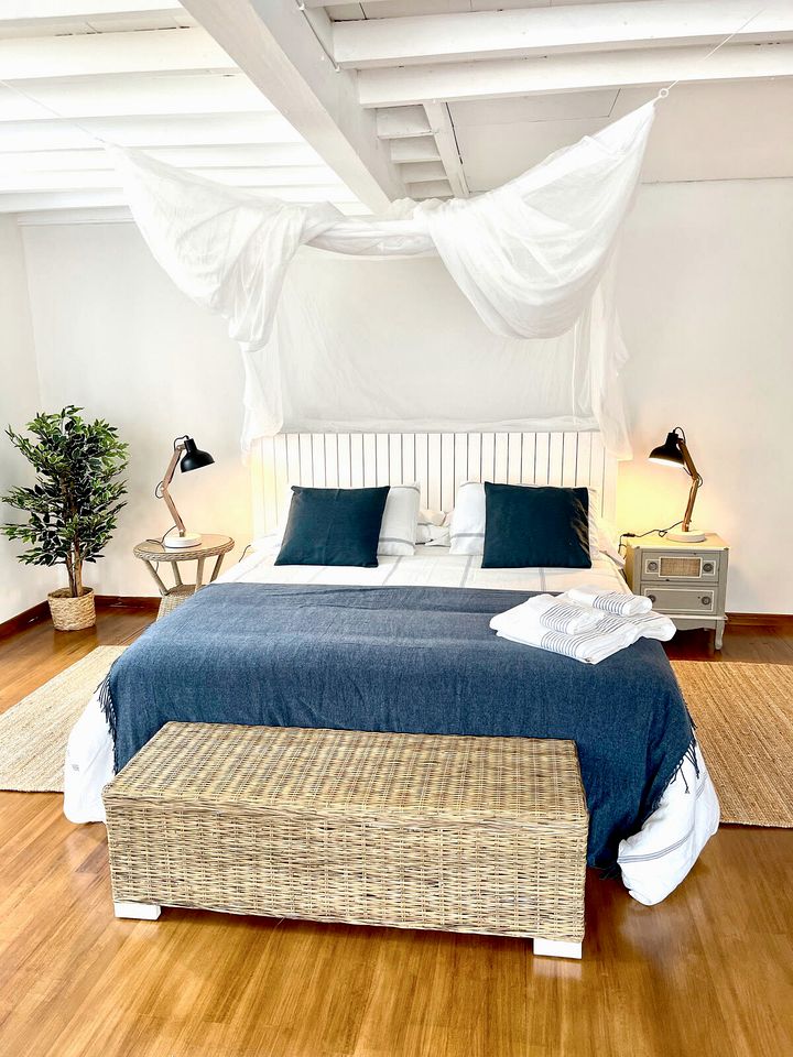 Beach Vacation Rental Incredible for Wine Tasting and Relax in O Barqueiro, Galicia