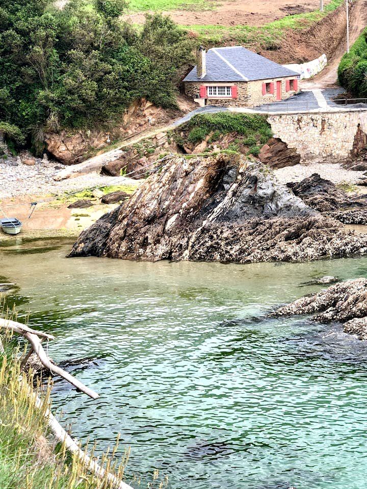 Beachfront House with Private Beach Entrance, Garden and Beautiful Views in Lugo, Galicia