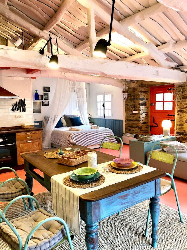 Beachfront House with Private Beach Entrance, Garden and Beautiful Views in Lugo, Galicia