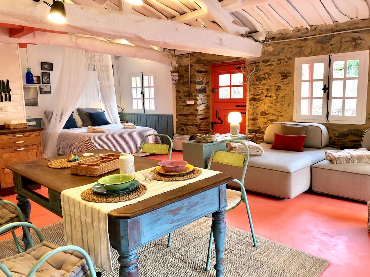 Beachfront House with Private Beach Entrance, Garden and Beautiful Views in Lugo, Galicia