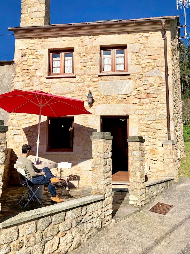 Rustic Vacation Rental with Beautiful Landscape, Garden and Barbecue in Viveiro, Galicia