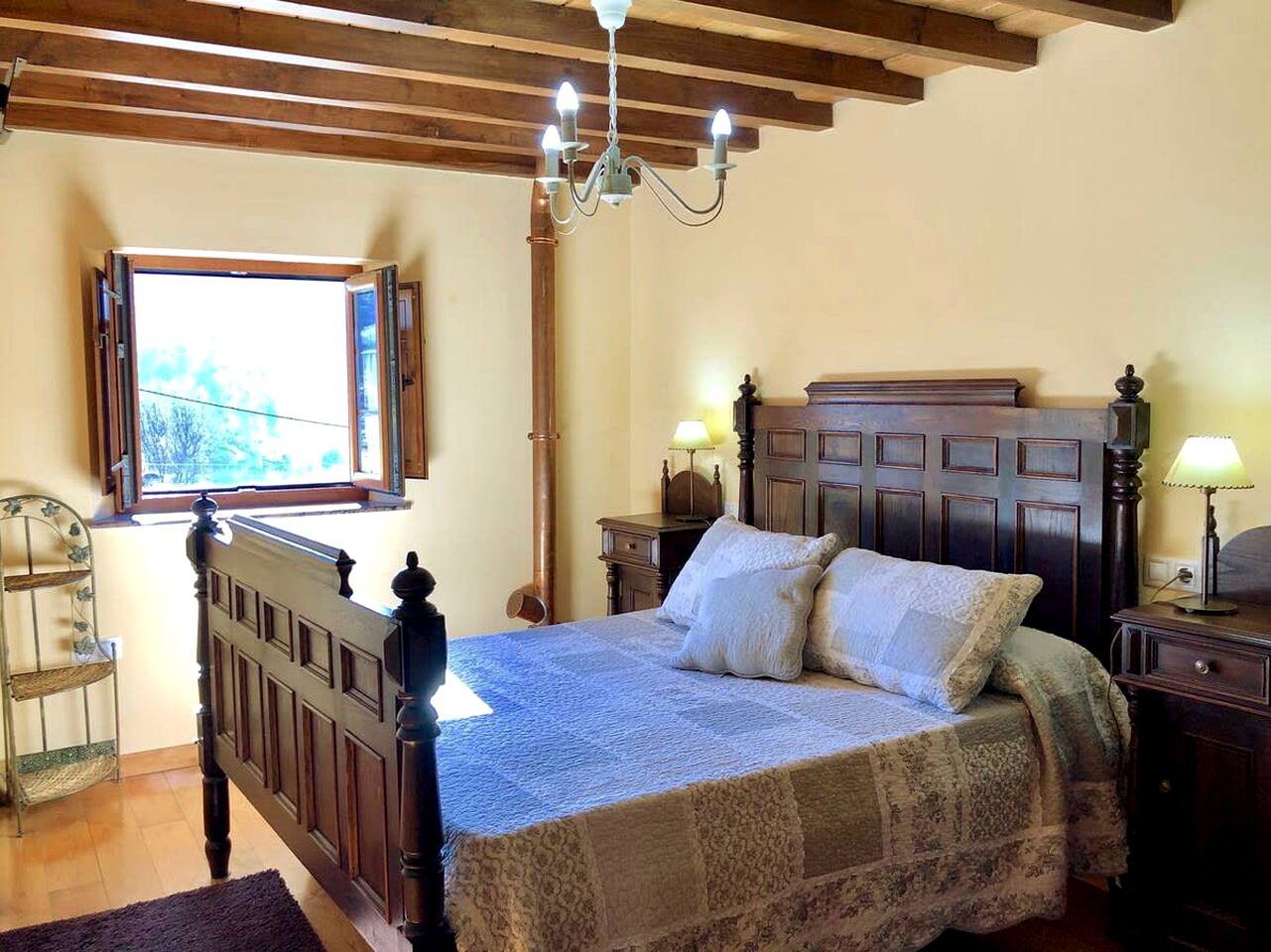 Rustic Vacation Rental with Beautiful Landscape, Garden and Barbecue in Viveiro, Galicia