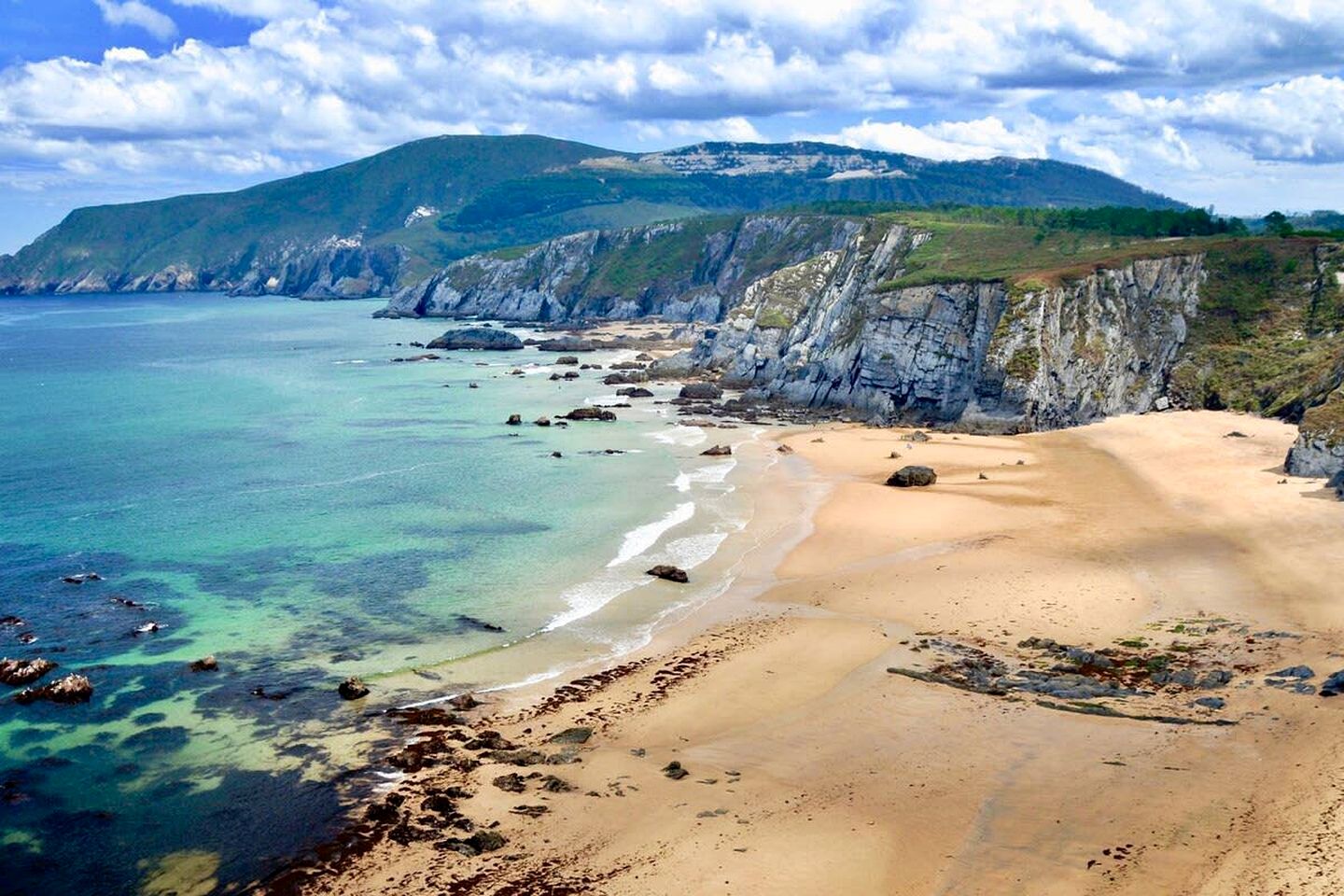 Rustic Vacation Rental with Beautiful Landscape, Garden and Barbecue in Viveiro, Galicia