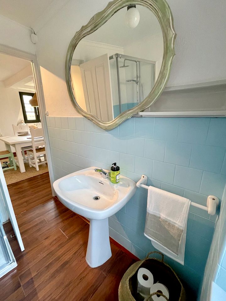 Family-Friendly Cabin with Cozy Outdoor Space and Beach Views in Lugo, Galicia