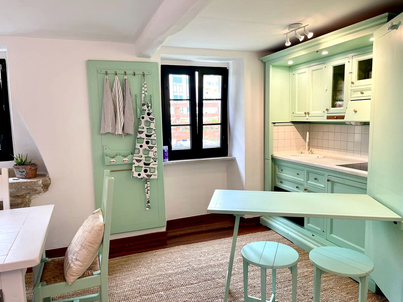 Family-Friendly Cabin with Cozy Outdoor Space and Beach Views in Lugo, Galicia