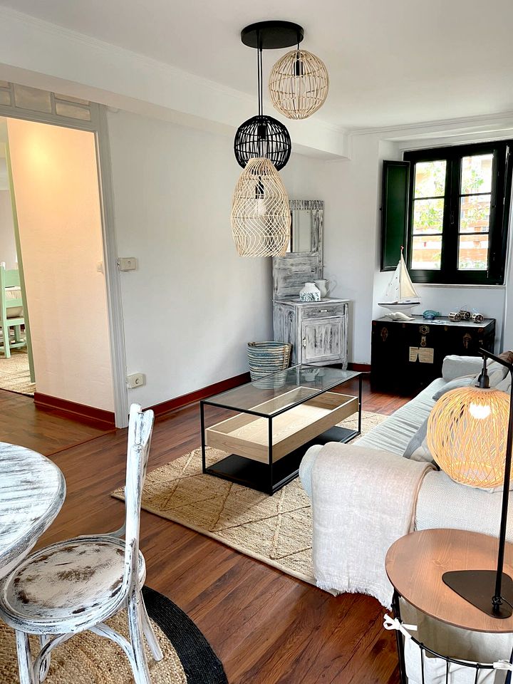 Family-Friendly Cabin with Cozy Outdoor Space and Beach Views in Lugo, Galicia