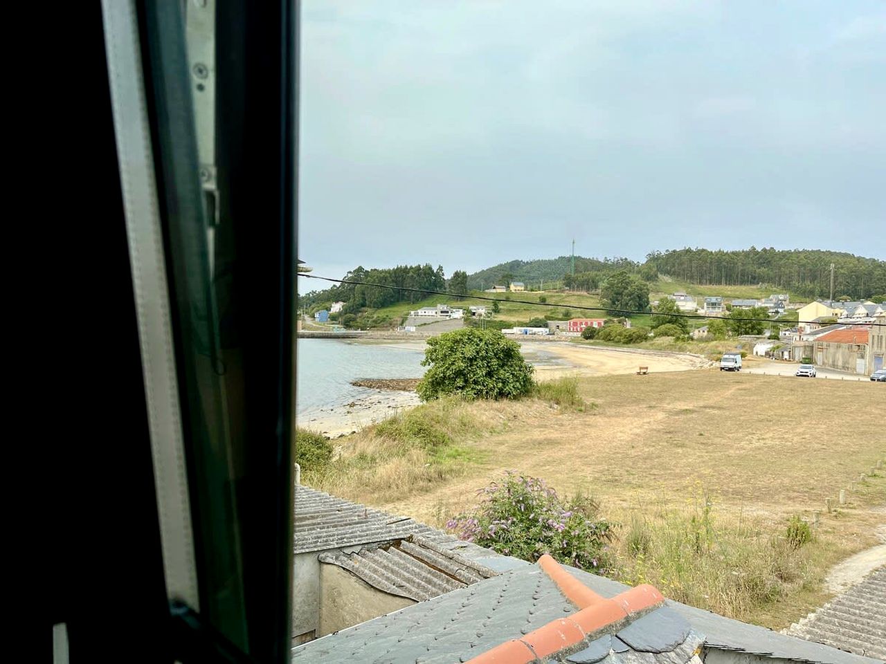 Family-Friendly Cabin with Cozy Outdoor Space and Beach Views in Lugo, Galicia