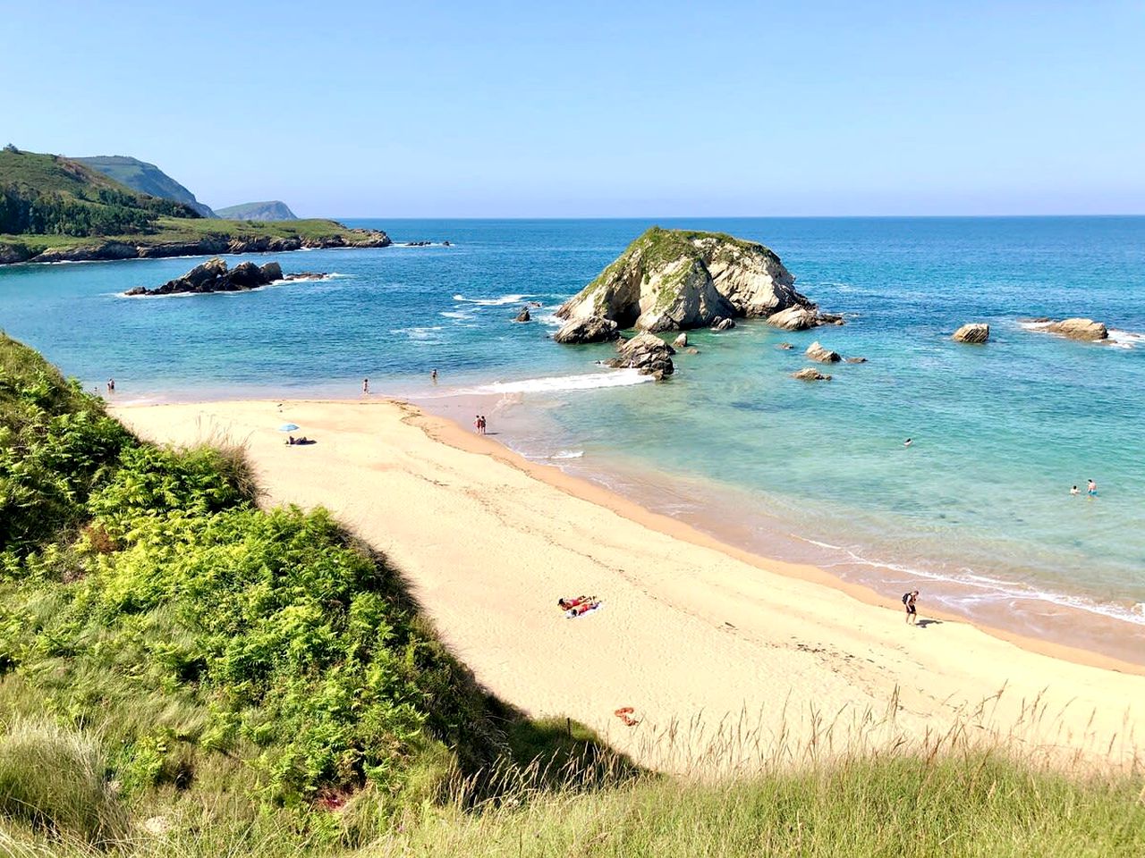 Family-Friendly Cabin with Cozy Outdoor Space and Beach Views in Lugo, Galicia