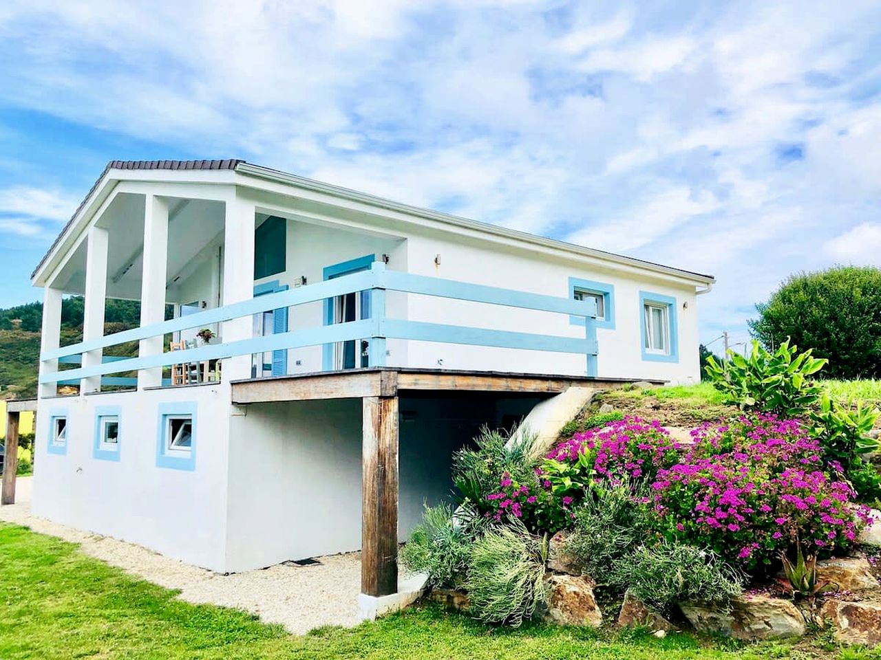 Stunning Cabin Loft with Impressive Outdoor Space and Beach Views in Ortigueira, Galicia