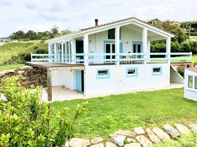 Cabins (Spain, Ortigueira, Galicia)