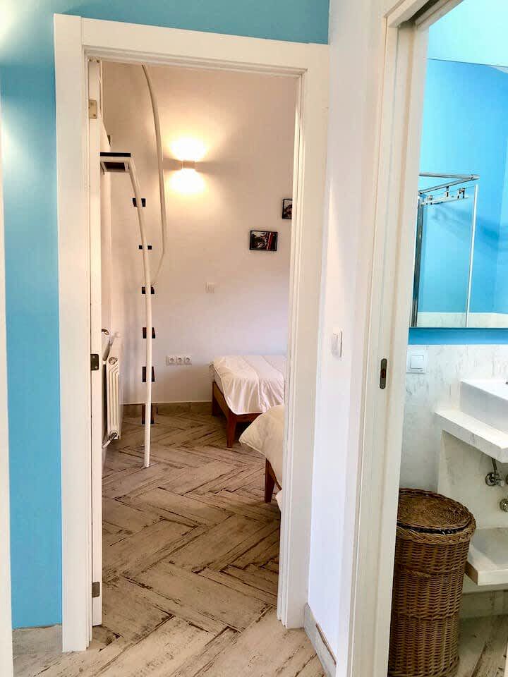 Stunning Cabin Loft with Impressive Outdoor Space and Beach Views in Ortigueira, Galicia