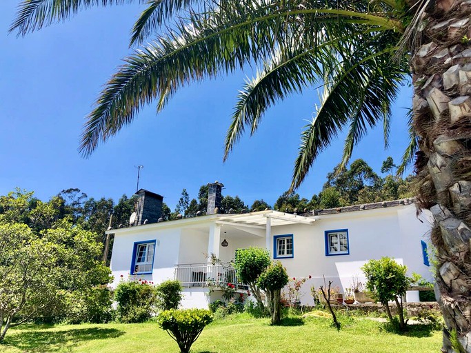 Cozy Beach Cabin Perfect for Hiking Trails and Water Sports in Ortigueira, Galicia