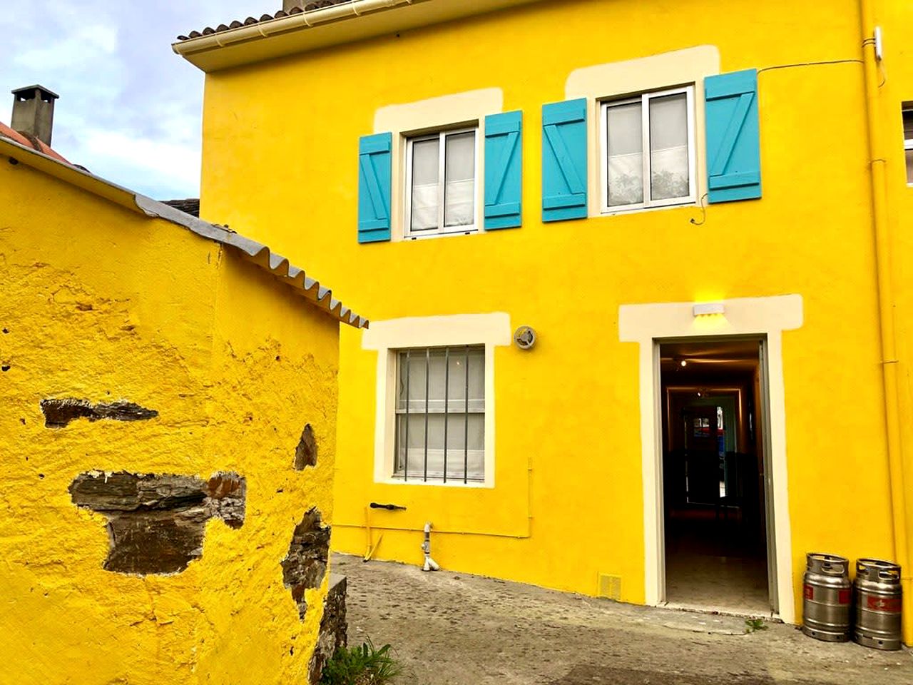 Charming Cabin with Outdoor Picnic Area Next to the Coast in A Coruña, Galicia