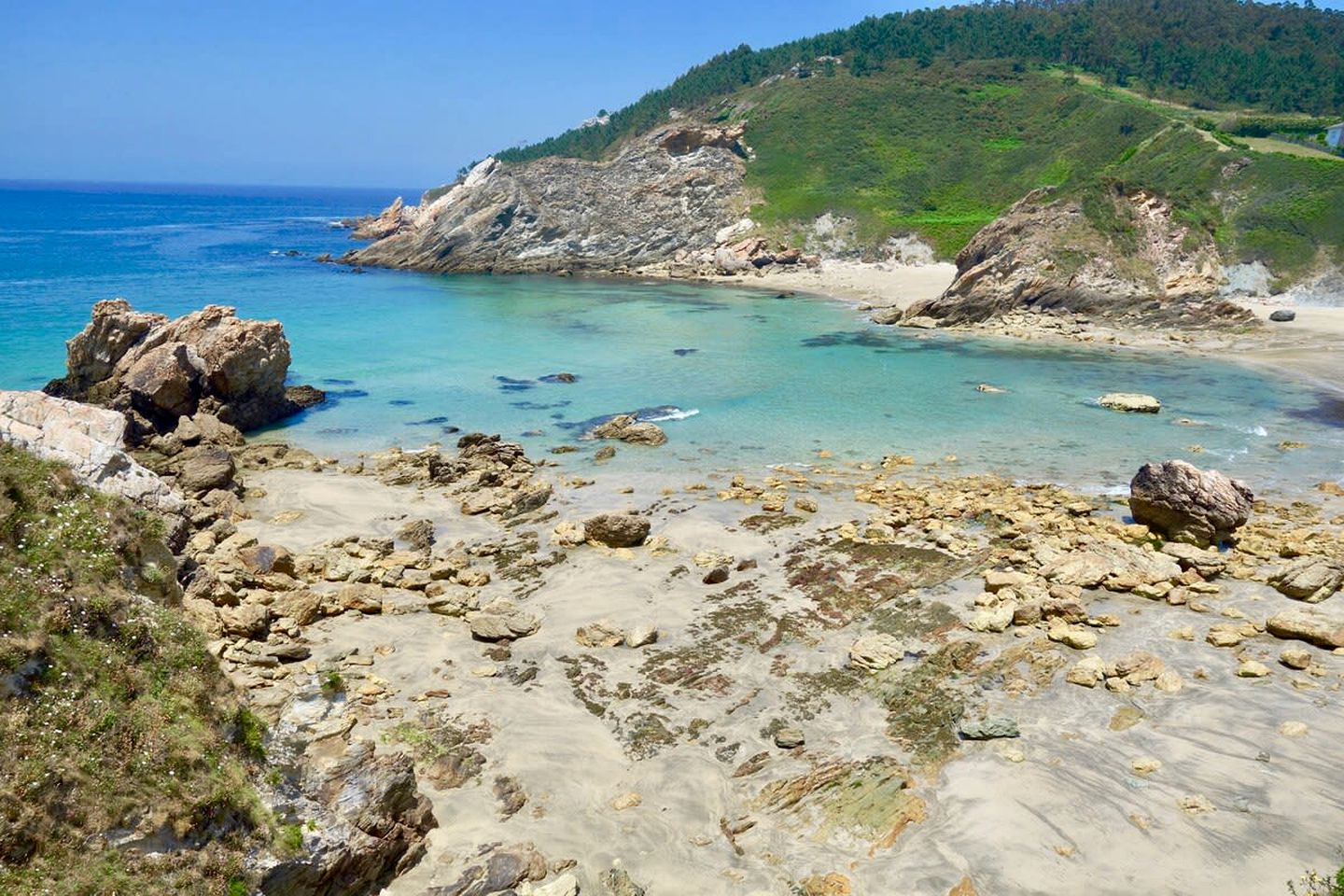 Charming Cabin with Outdoor Picnic Area Next to the Coast in A Coruña, Galicia