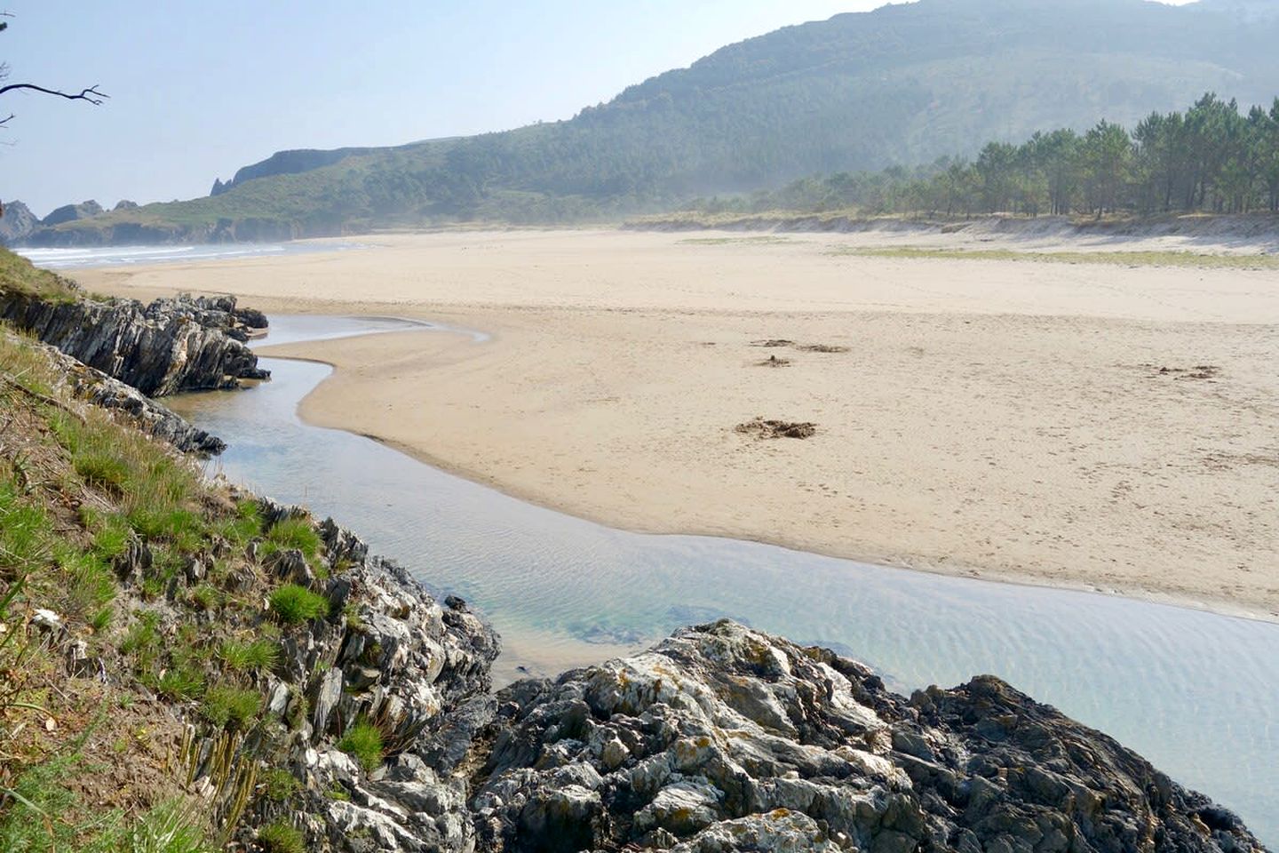 Charming Cabin with Outdoor Picnic Area Next to the Coast in A Coruña, Galicia