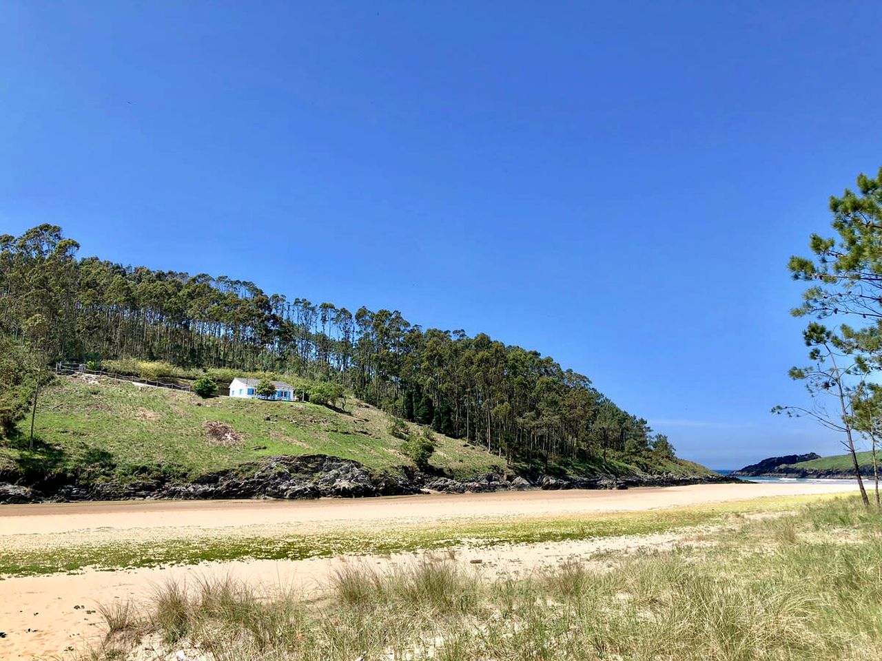 Charming Cabin with Outdoor Picnic Area Next to the Coast in A Coruña, Galicia